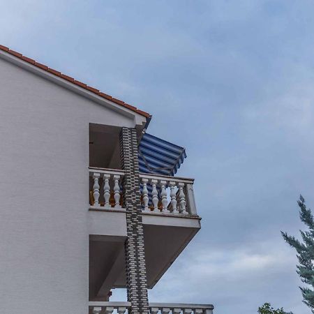 Apartman Mauro Малинска Екстериор снимка