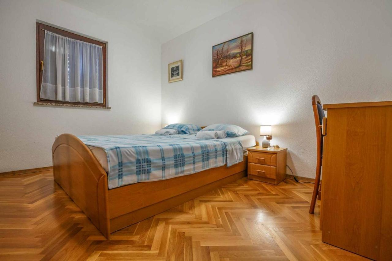 Apartman Mauro Малинска Екстериор снимка