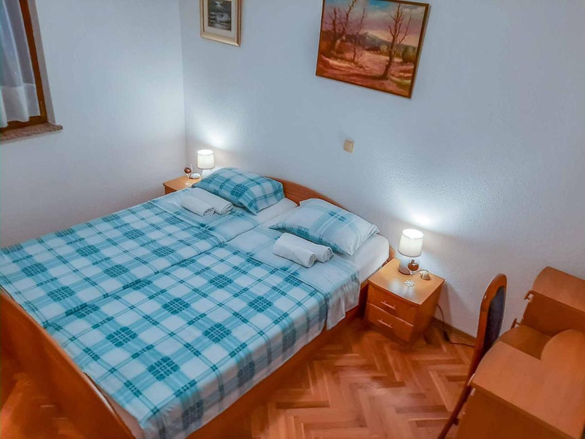 Apartman Mauro Малинска Екстериор снимка