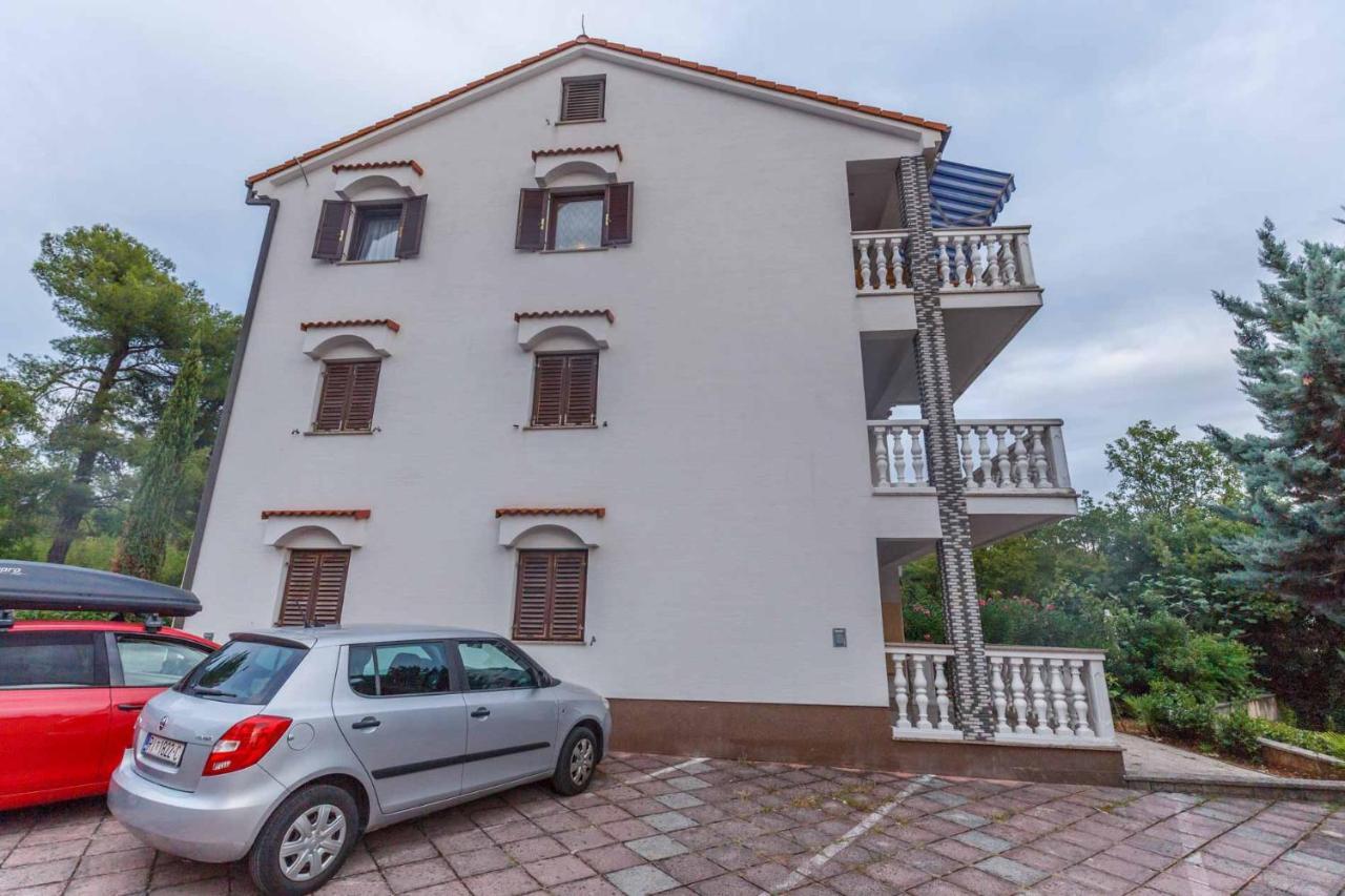 Apartman Mauro Малинска Екстериор снимка