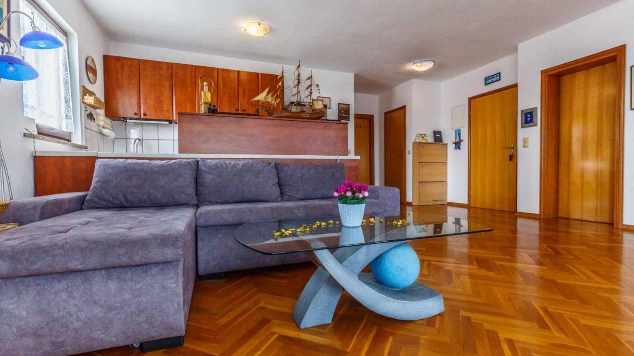 Apartman Mauro Малинска Екстериор снимка