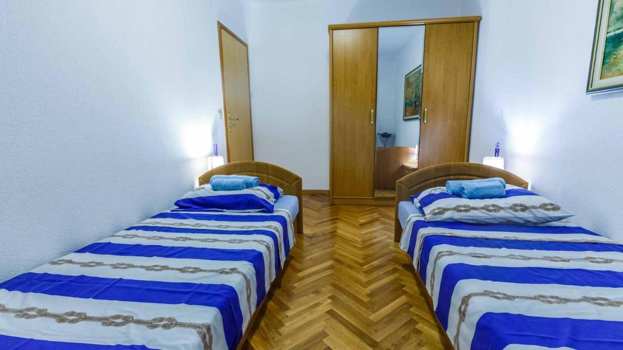 Apartman Mauro Малинска Екстериор снимка